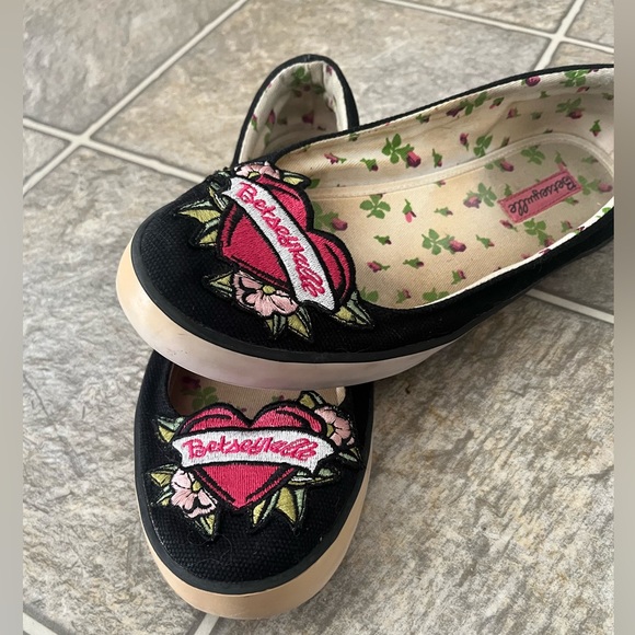 Betsey Johnson Slip on Shoes - Picture 6 of 9